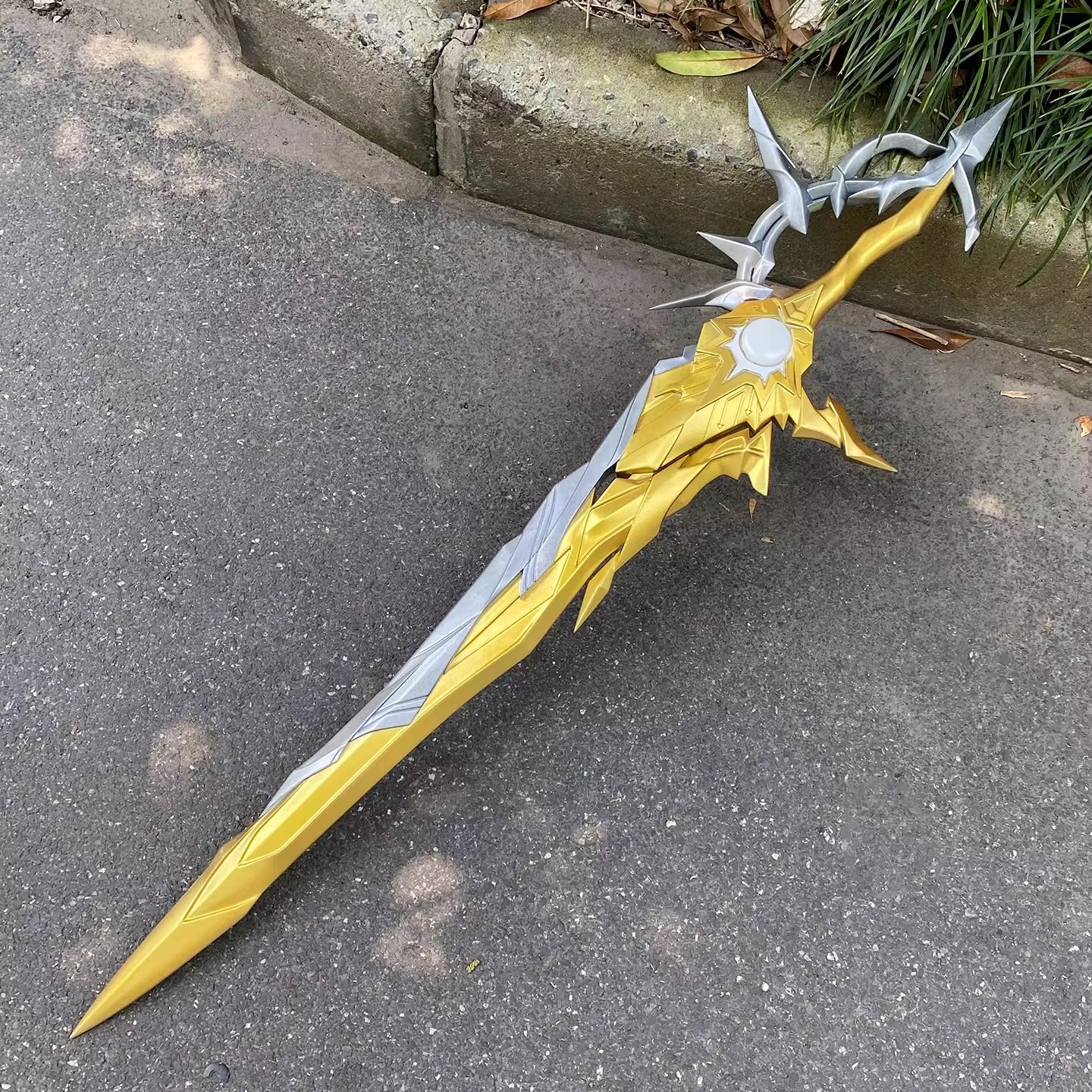 Azuiblc 崩壊スターレイル ファイノン 剣 PU製110cm 金銀塗装 立体造型 コスプレ武器 武器 PU製  武器 コスプレ道具 - Azuiblc